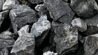 黒割栗石 - 有限会社 持田竹材店